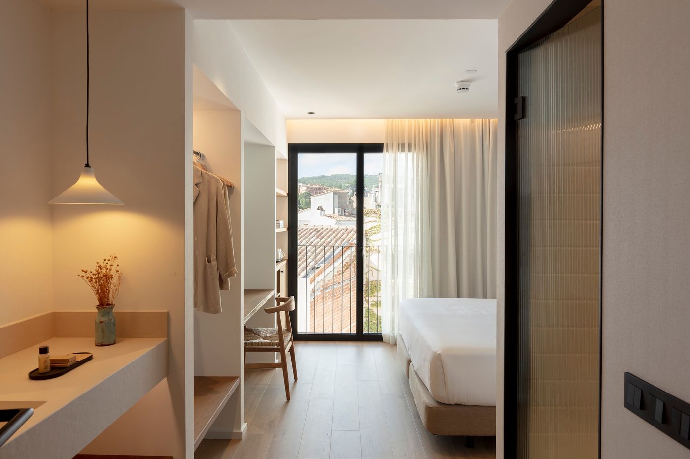 12.06.25 Elisabeth by the Sea