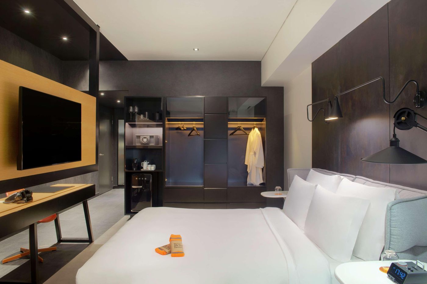 Canopy-by-Hilton-Dubai-Al-Seef-Room-17
