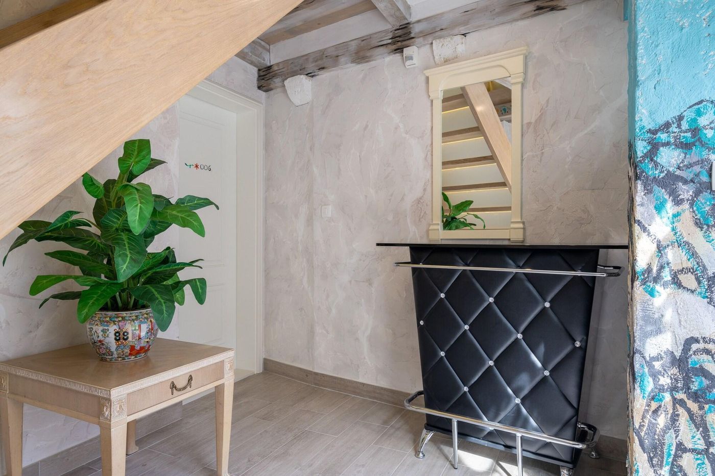 Historic-Plaza-Varos-Split-General-view-42