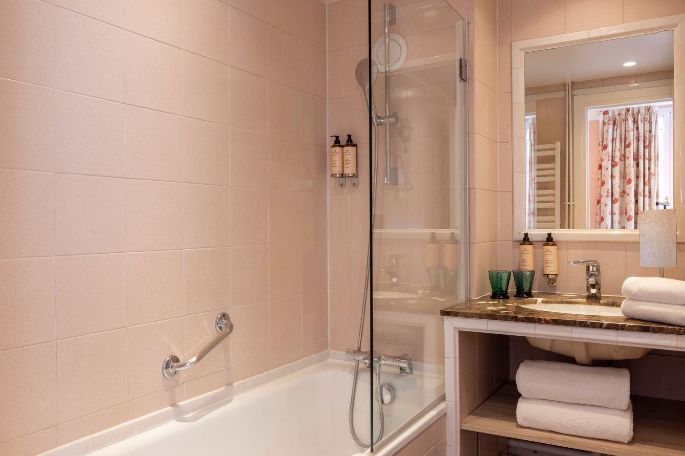 Le-Saint-Gregoire-Room-17