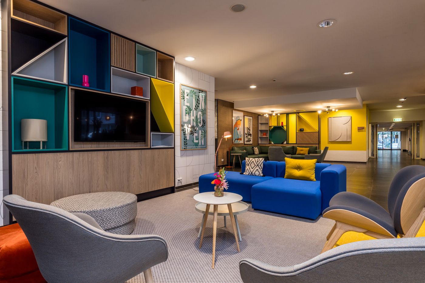 Holiday Inn Eindhoven Centre-Netherlands-EINDHOVEN-Lobby-8