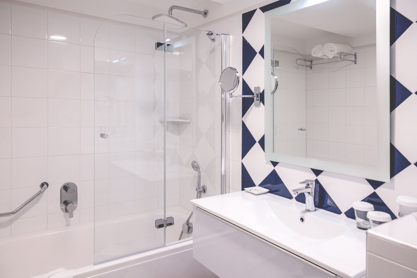 New - Ax - The Victoria Hotel