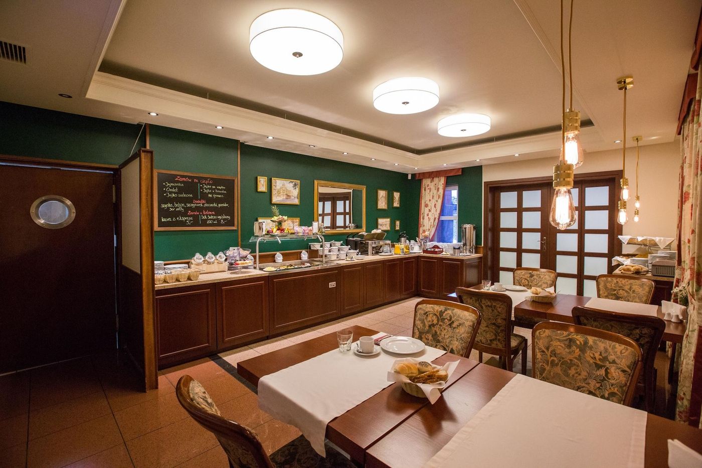 Warsaw - Apartments Apartamenty Sadyba - Poland - WARSAW - Restaurant - 9