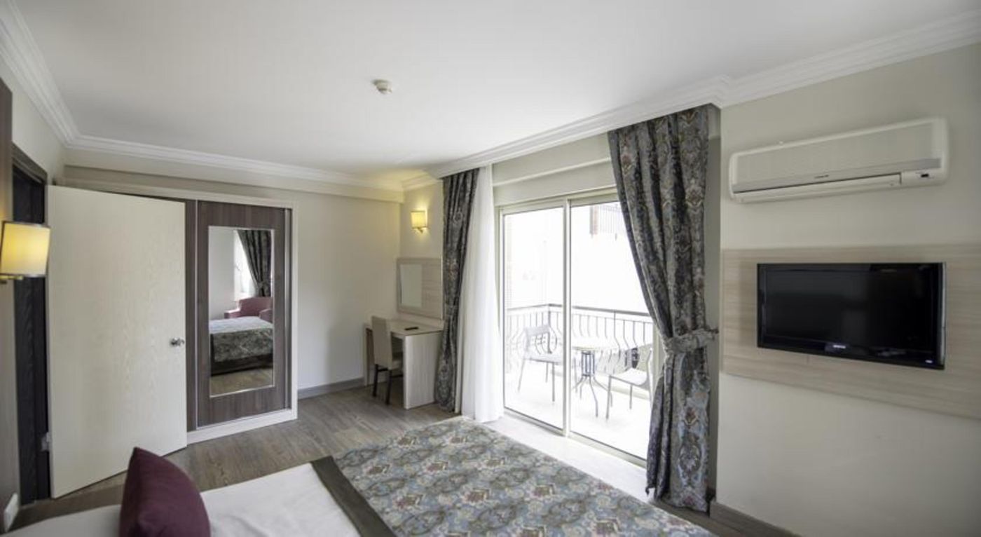 Crystal-Aura-Beach-Resort---Spa-Room-32