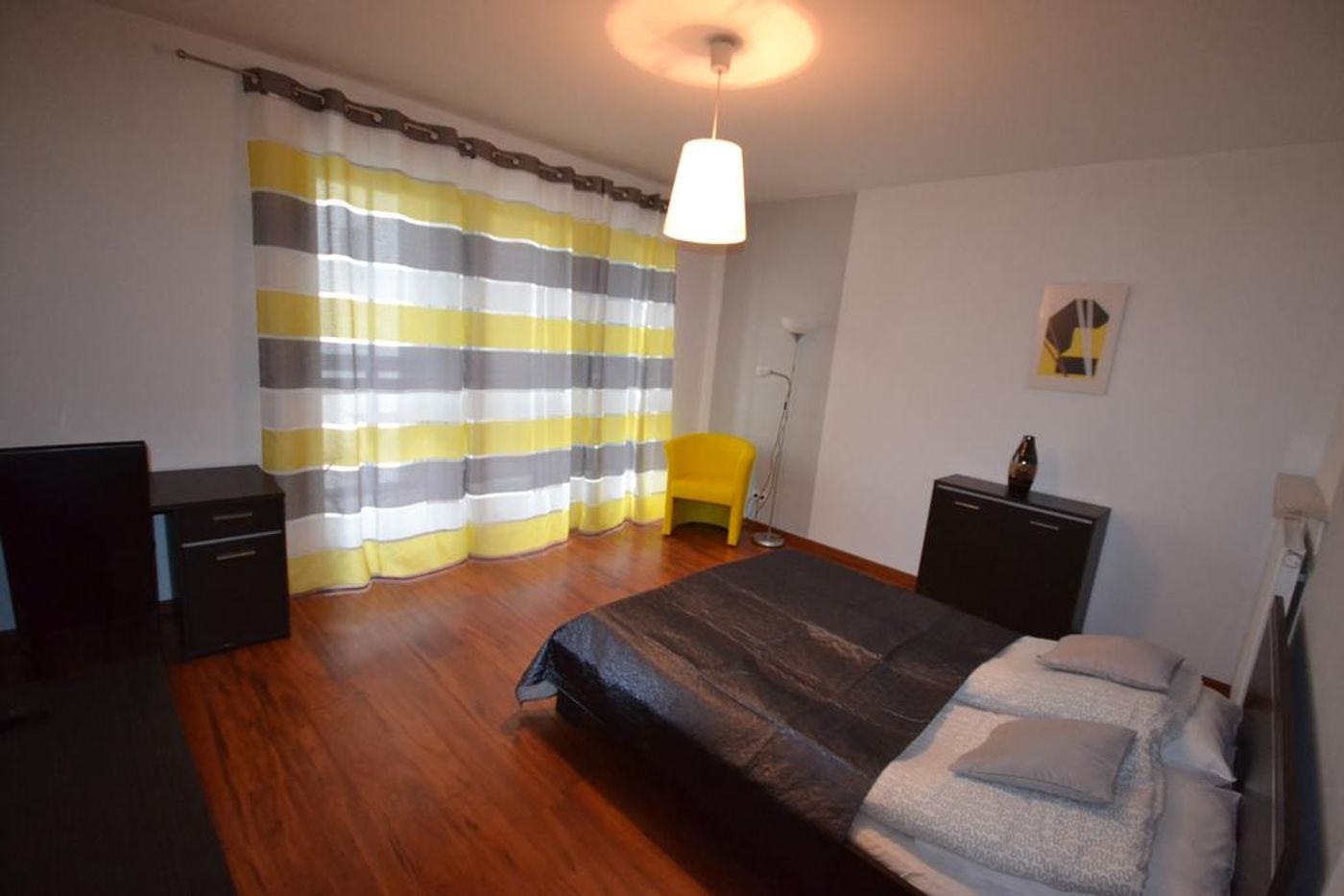 Senator-Warsaw-Apartments-Room-53