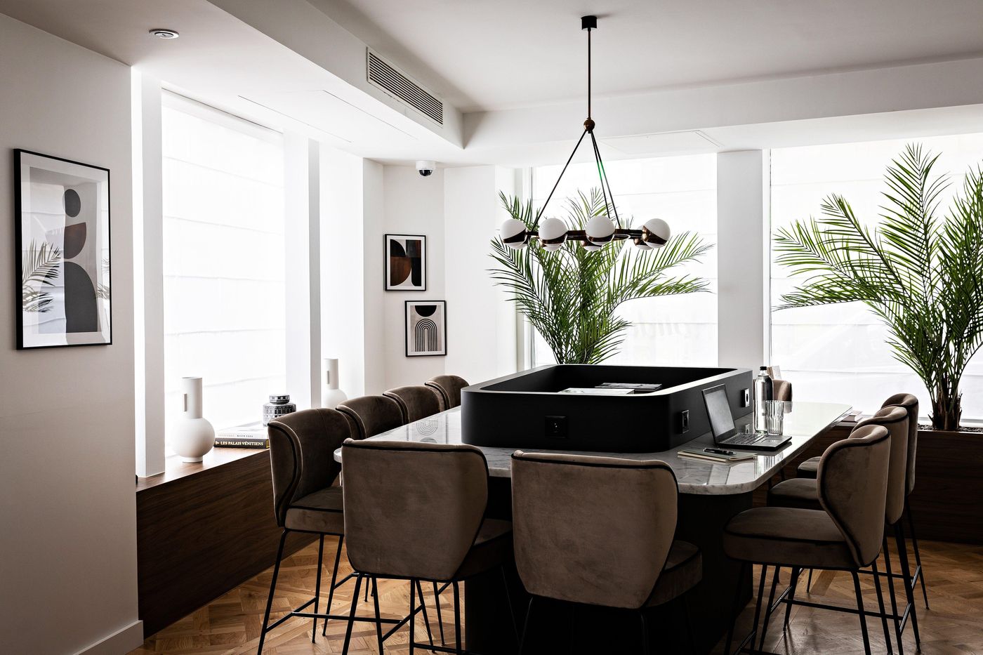 Holiday Inn Paris Palais de l'Elysee - France - PARIS - Sports and Entertainment - 0