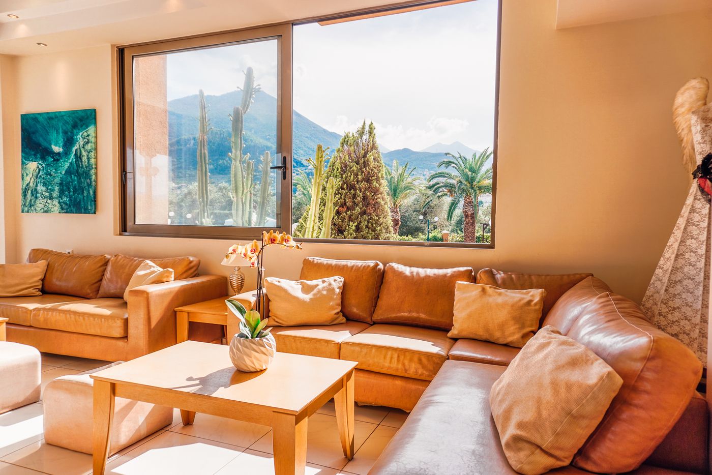 Apollo-Resort-Art-Lobby-37