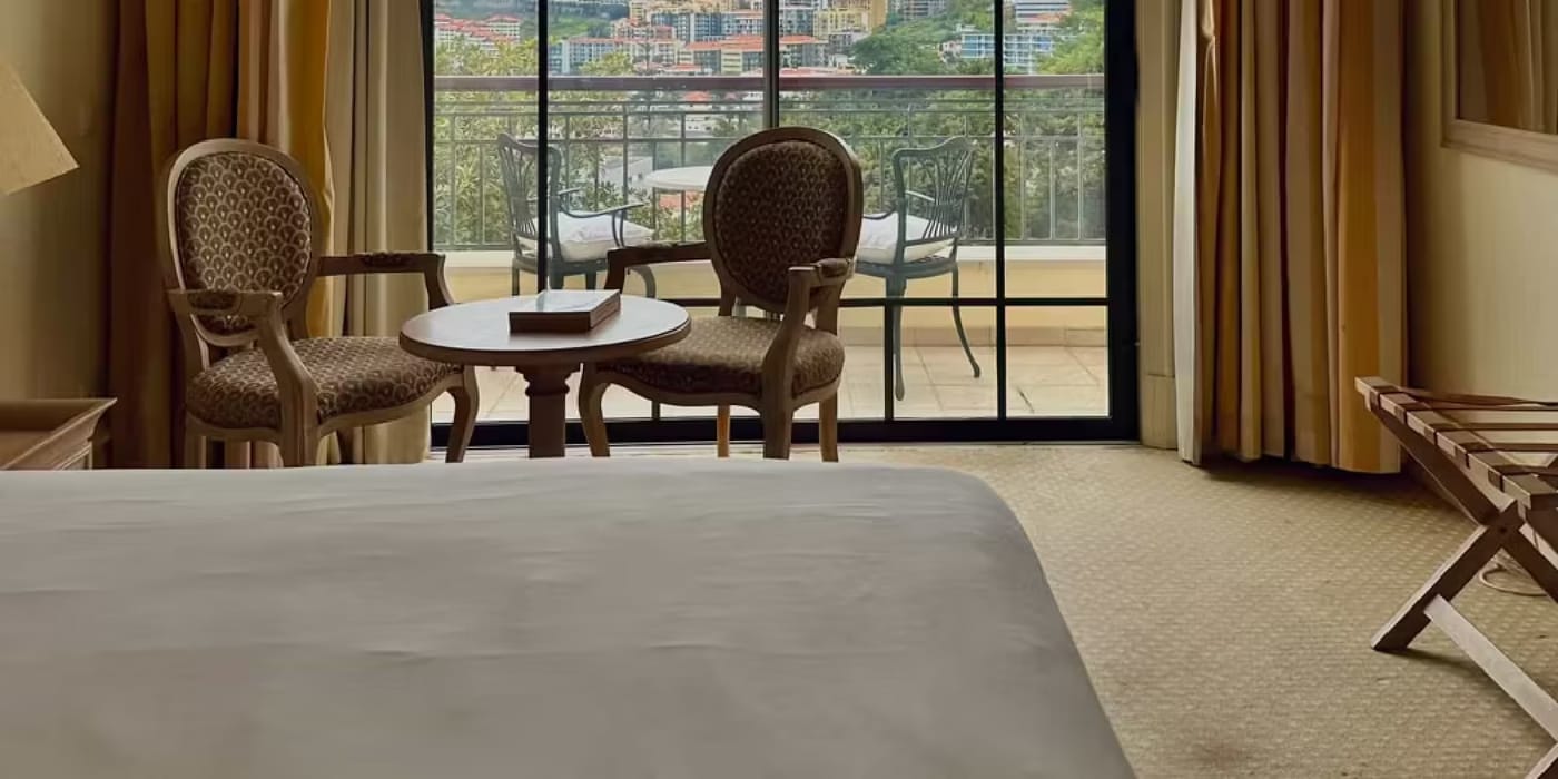 Quinta-das-Vistas-Palace-Gardens-Room-13