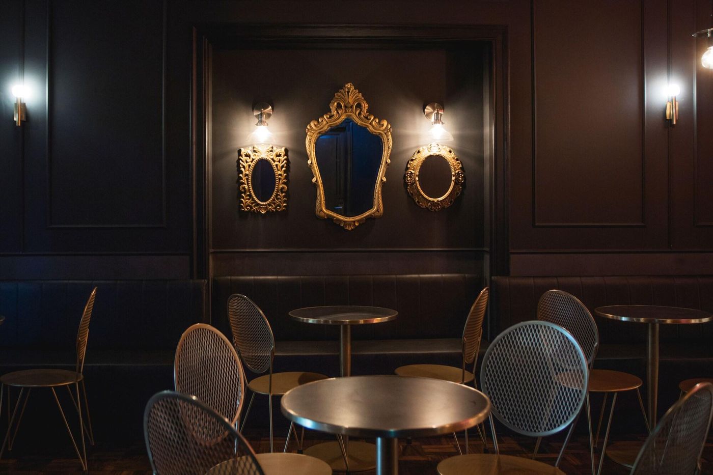 Sant-Jordi-Hostels-Lisbon-Bar-10