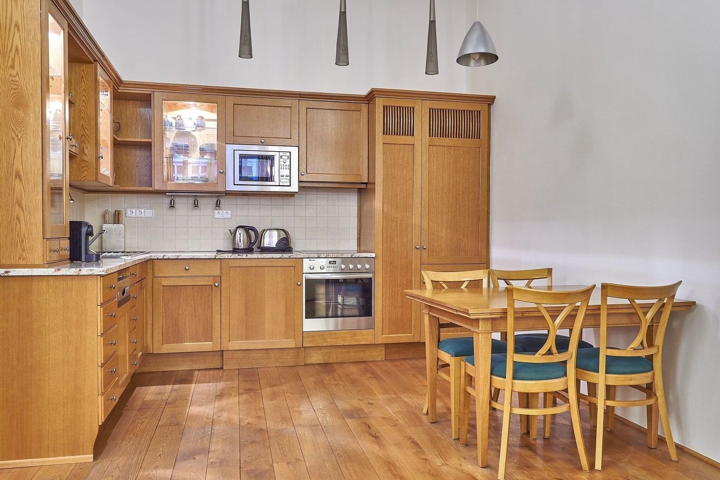 U-Tri-Pstrosu-Room-12