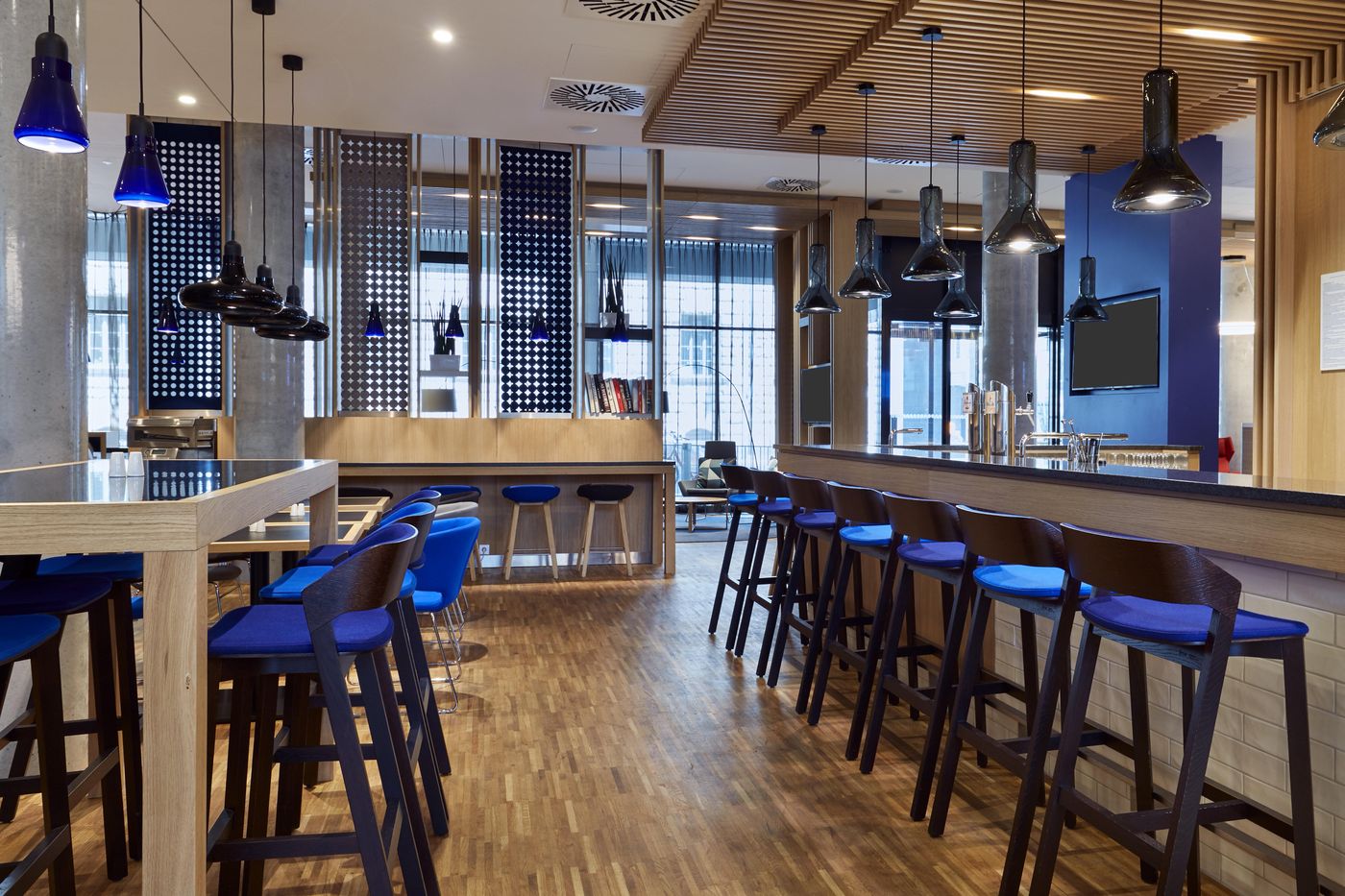 Holiday Inn Express Berlin-Alexanderplatz - Germany - BERLIN - Bar - 1