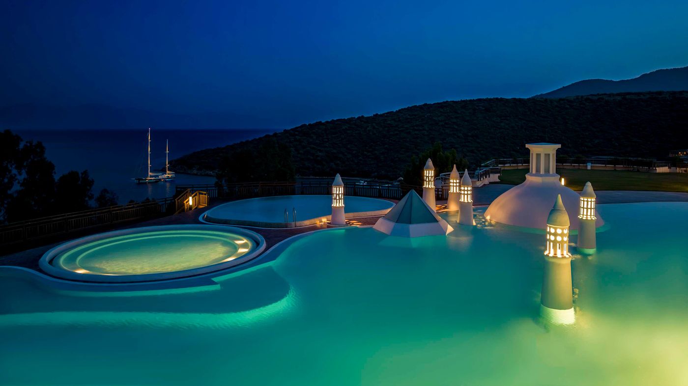 Kempinski-Barbaros-Bay-Bodrum-Pool-11