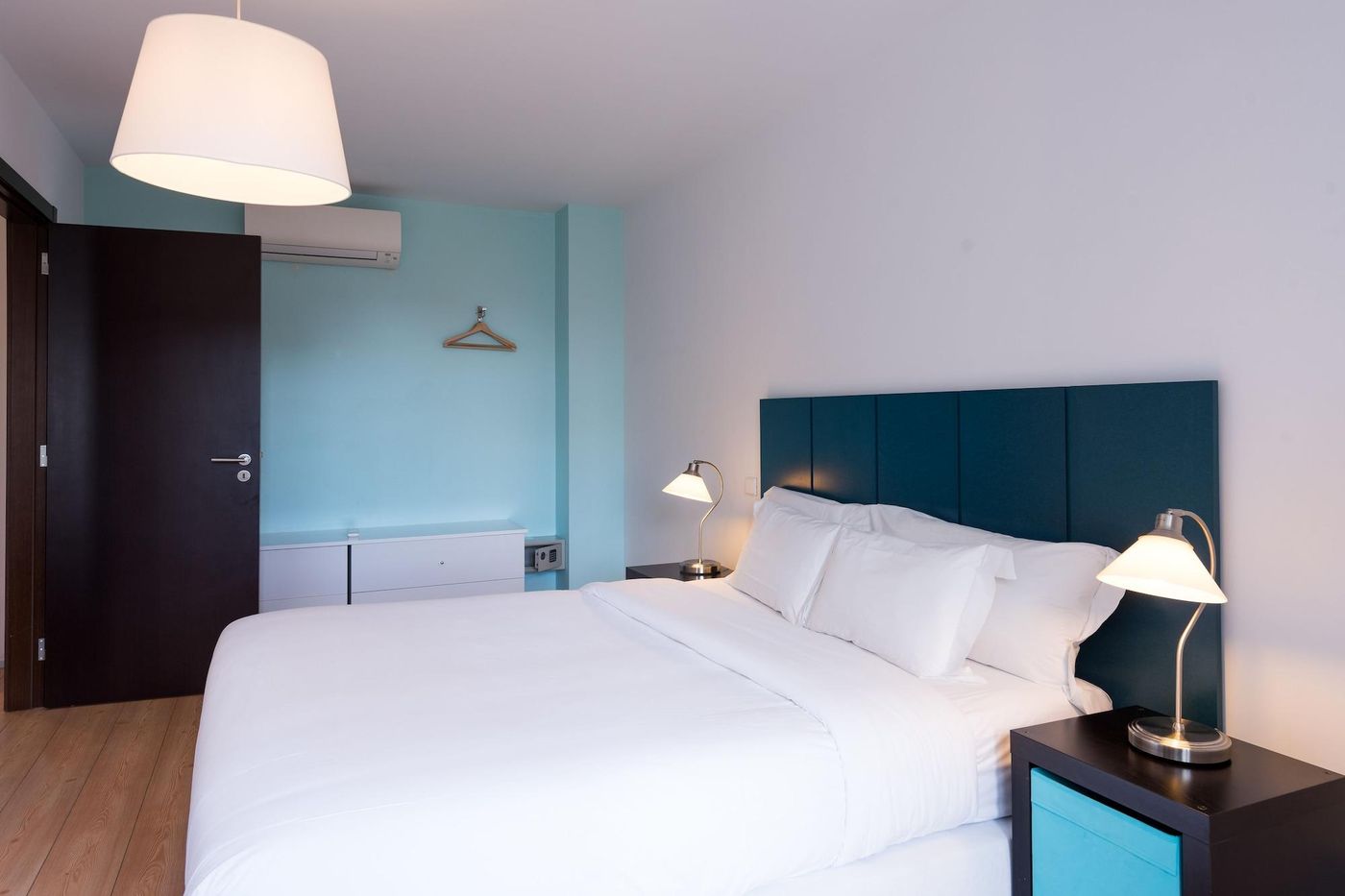 Alfama---Lisbon-Lounge-Suites-Room-27