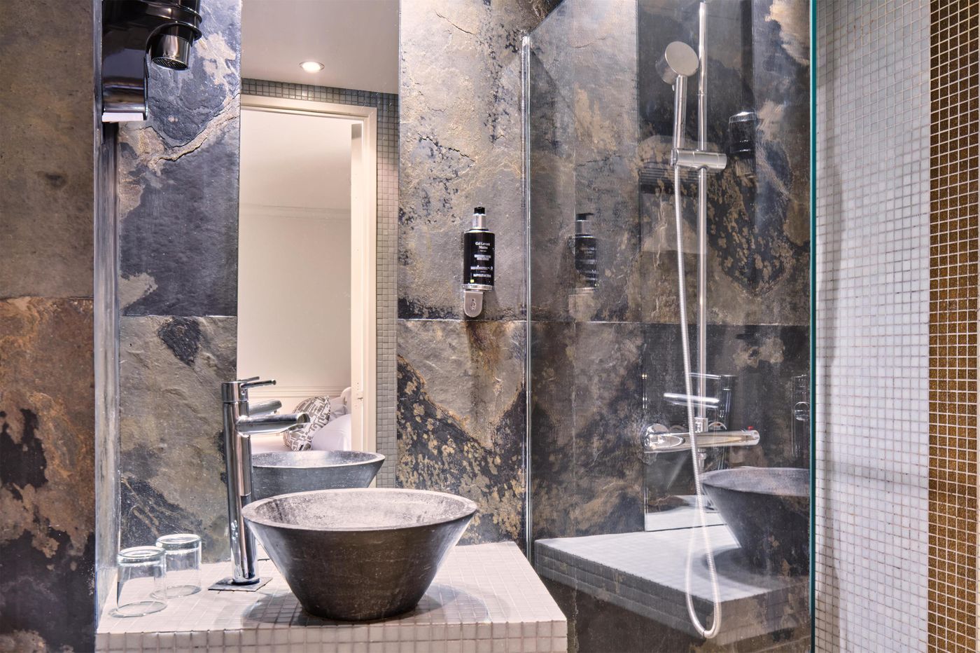 Moulin-Plaza-Room-47