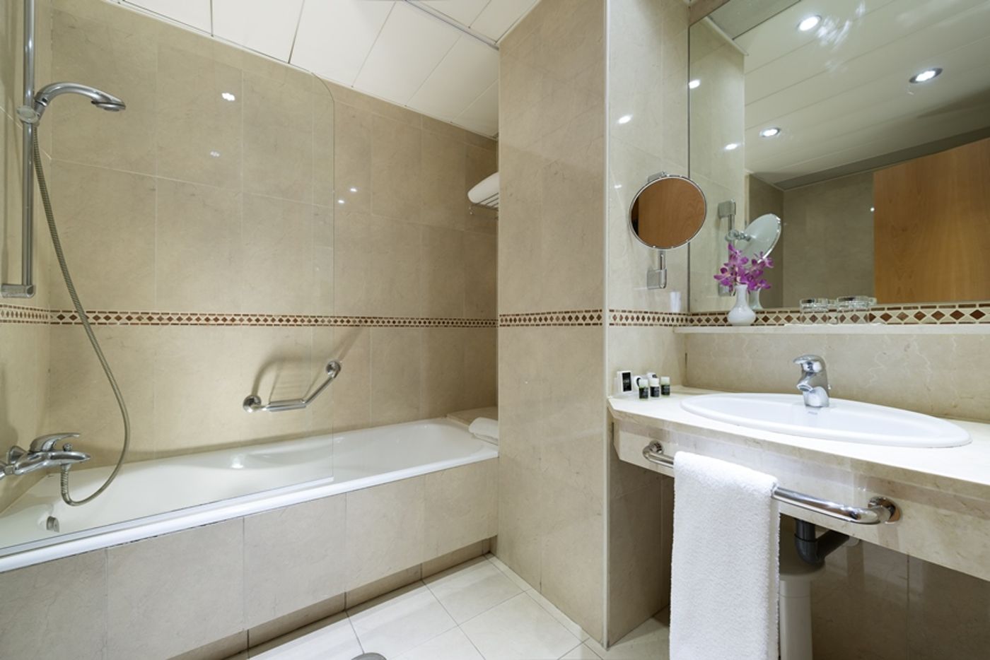 Exe-Plaza-General-view-36