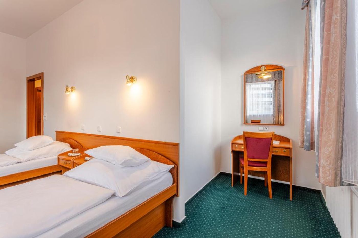 Komplex Curie - Kurhaus Curie-Czech Republic-JACHYMOV -Room-6