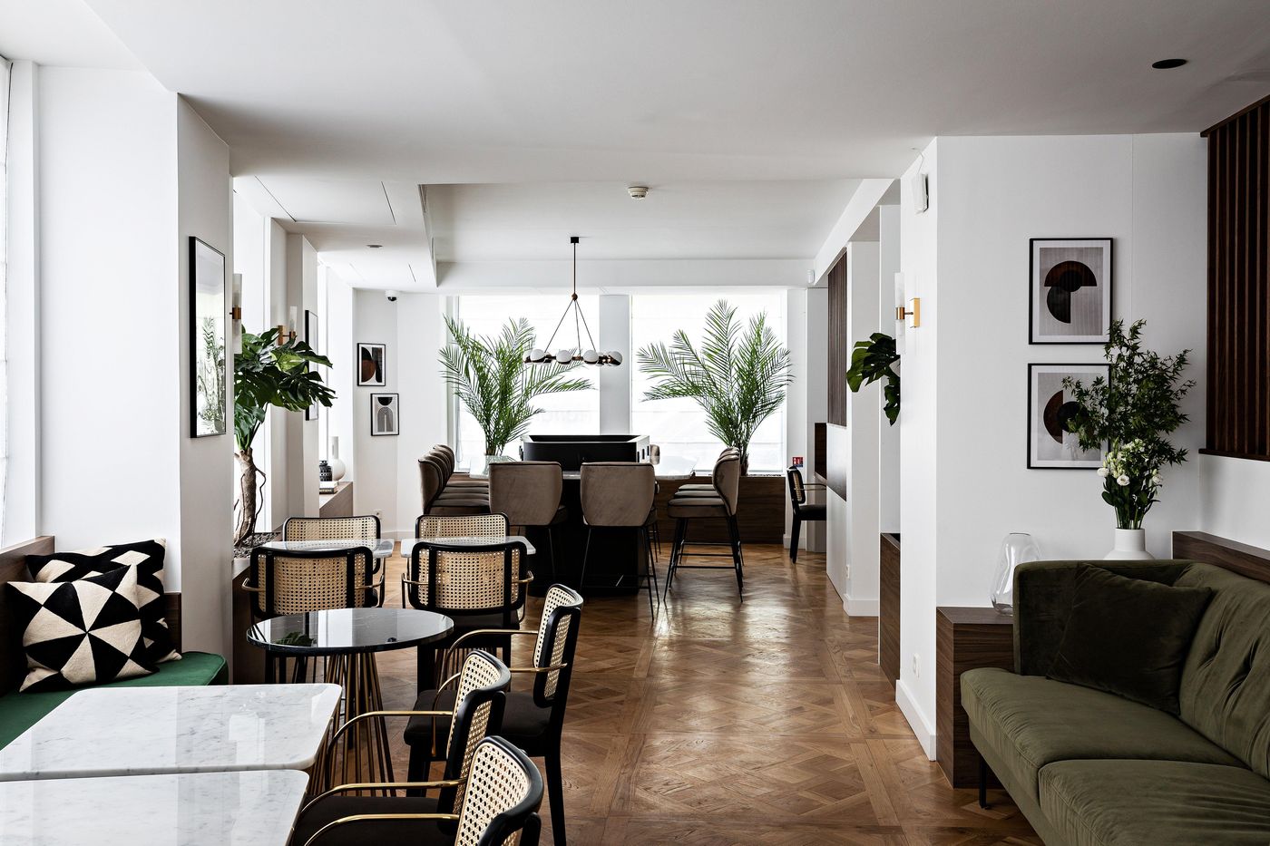 Holiday-Inn-Paris-Palais-de-lElysee-General-view-2