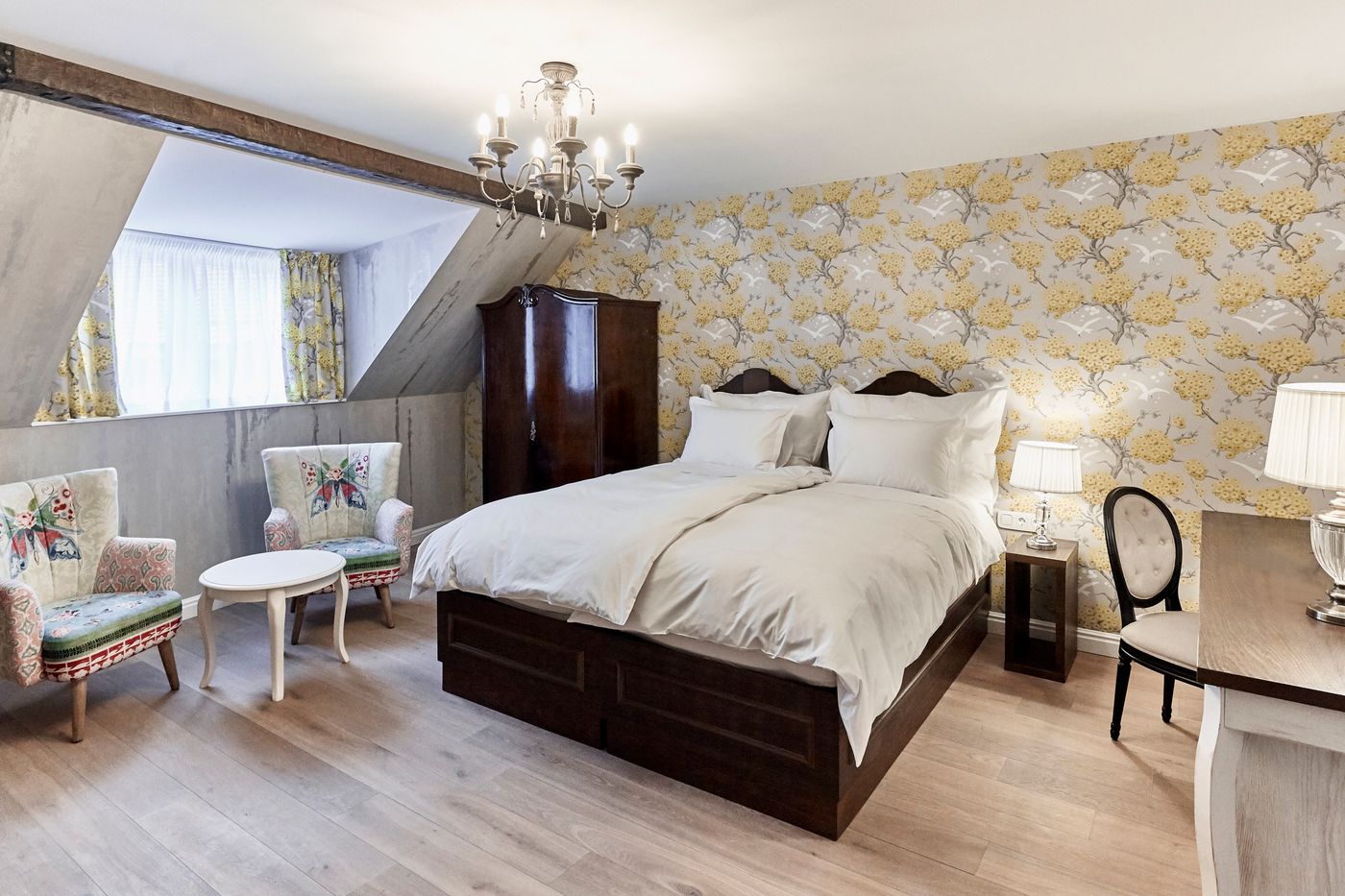 Maison-Bistro---Hotel-Room-17