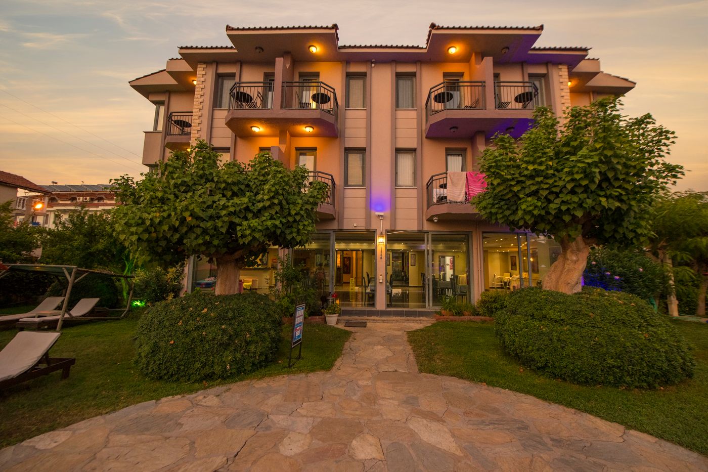 Golden-Moon-Hotel-General-view-6