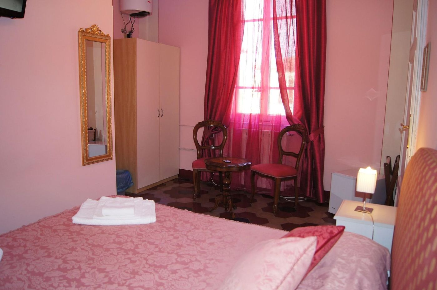 B---B-La-Mimosa-Room-37