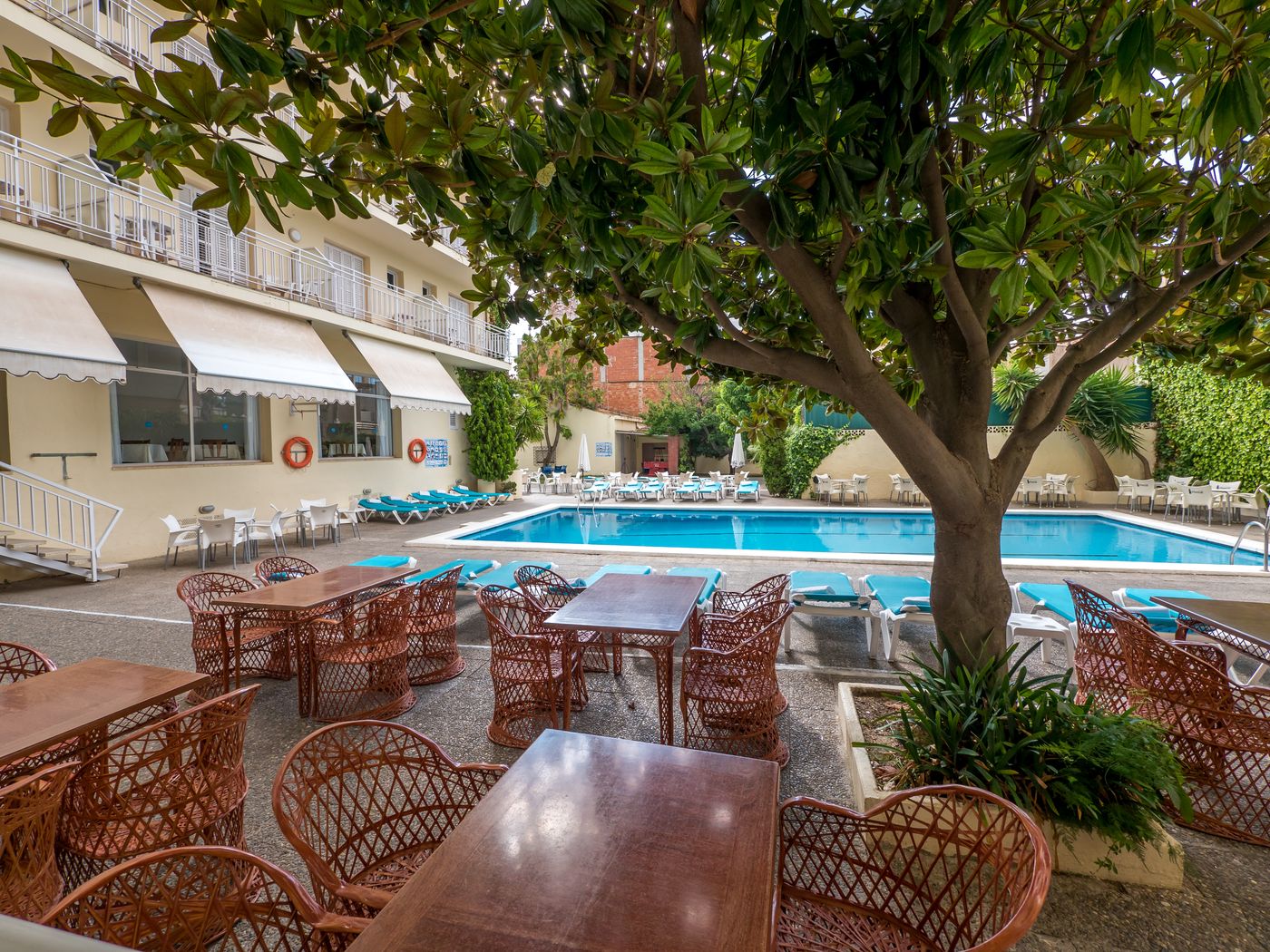 Checkin-Pineda-Terrace-4