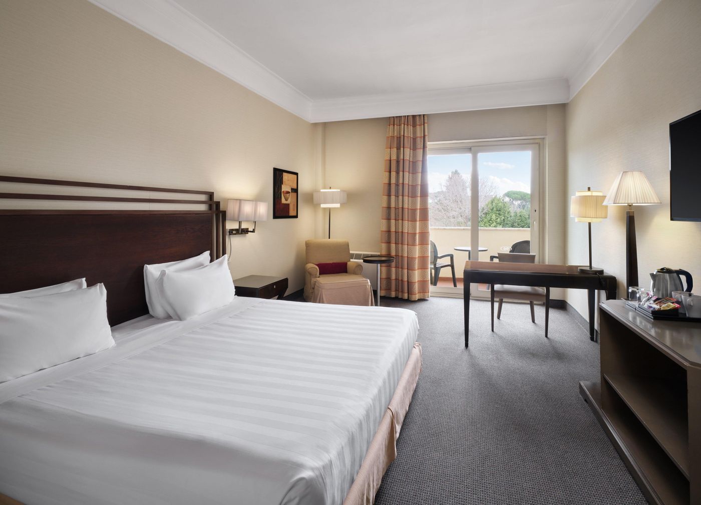 Crowne-Plaza-Rome---St--Peter-s-Room-32