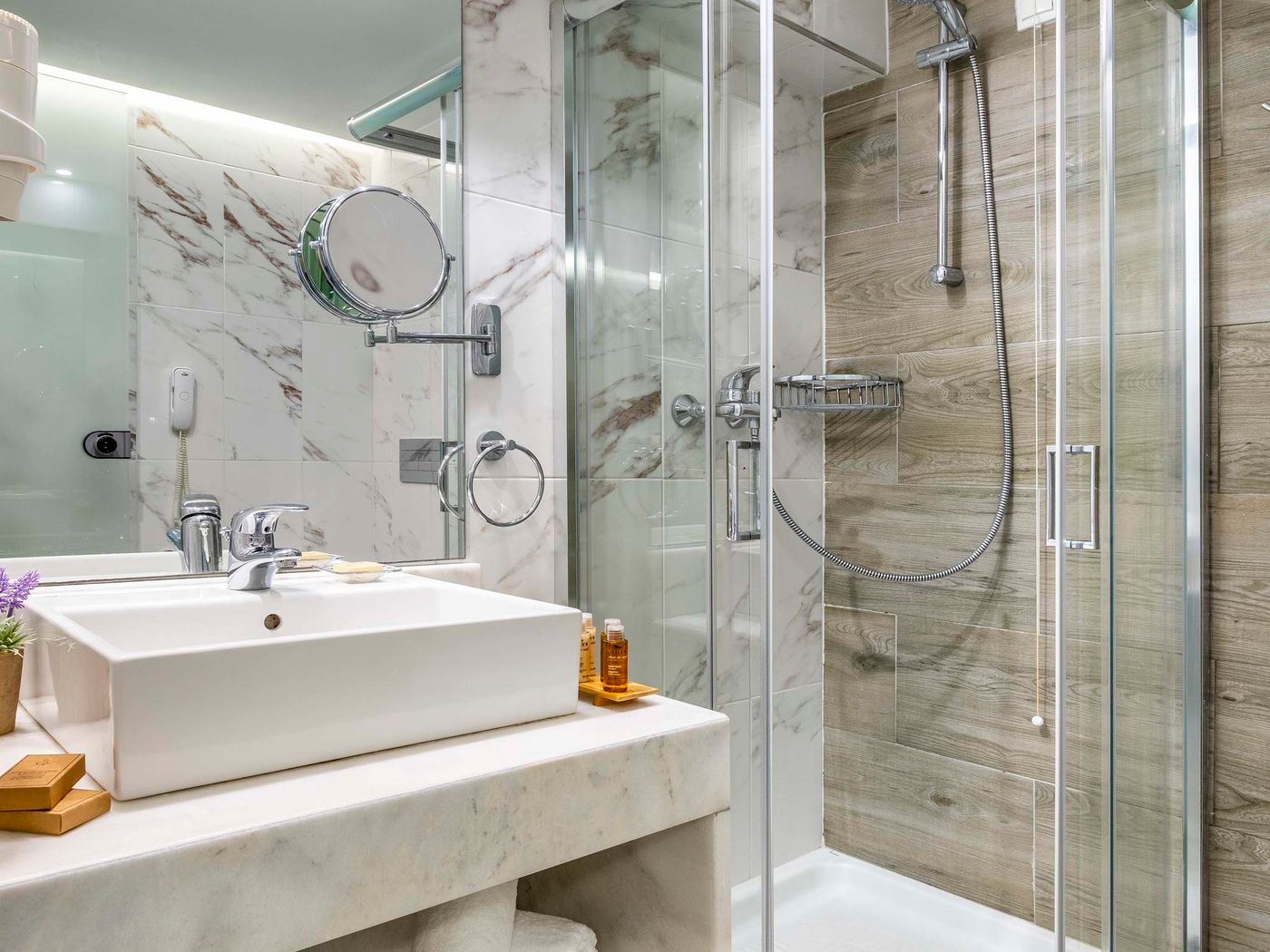 Alexia-Premier-City-Hotel-Room-24