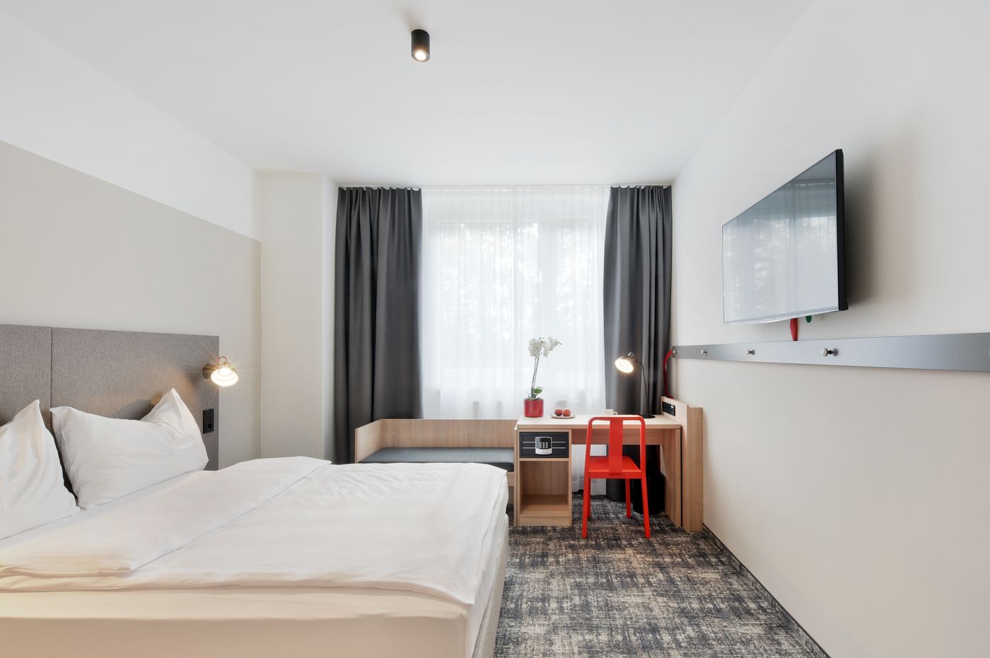Wyndham-Garden-Munich-Messe-Hotel-Room-18