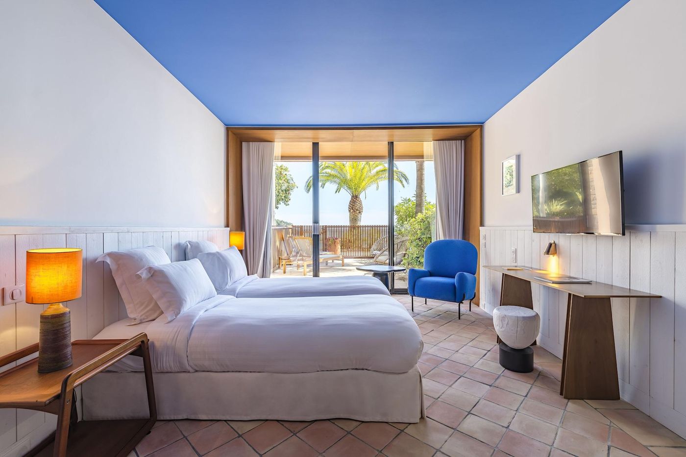 Hotel-Le-Bailli-de-Suffren-Room-28