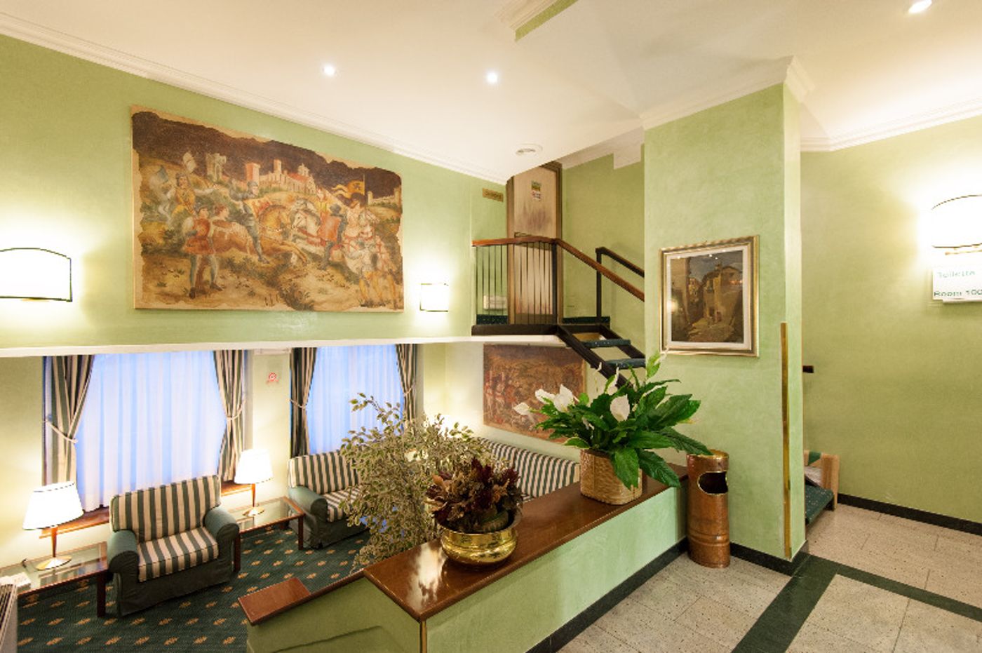 Flora - Italy - Milano - Lobby - 8