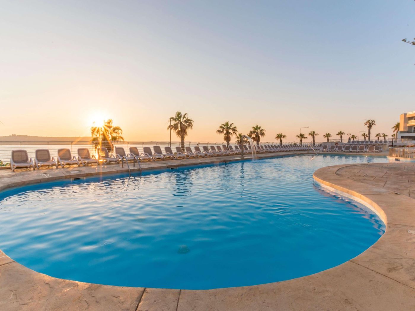 DoubleTree-by-Hilton-Malta-Pool-3