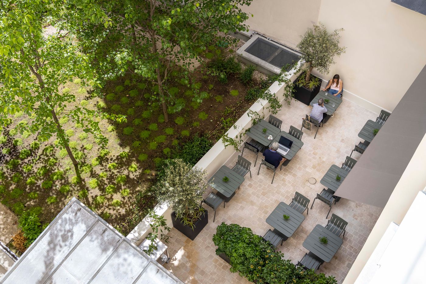 Hotel-Le-37-Bis-Terrace-52