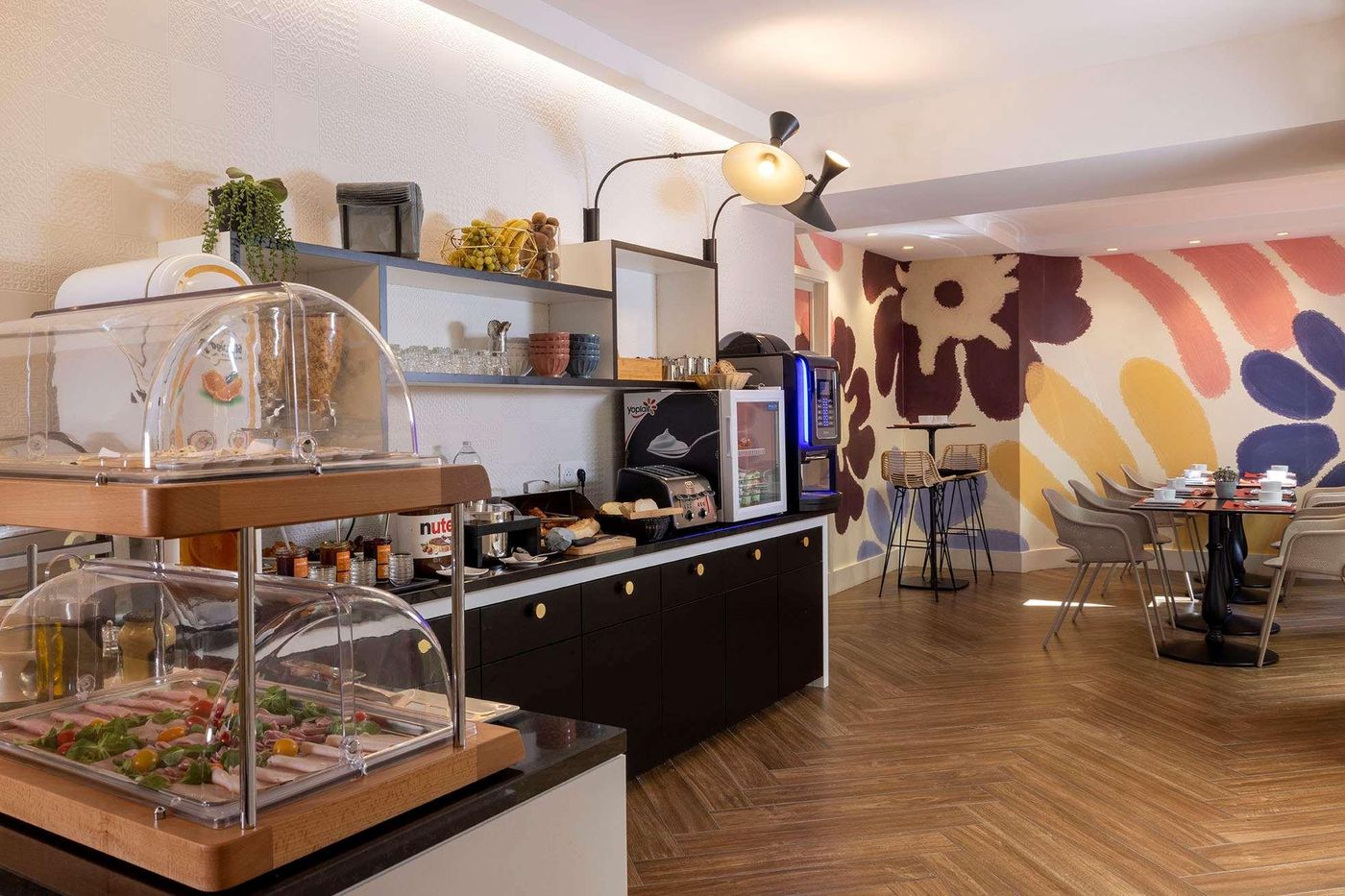 Elysees-8-Restaurant-13