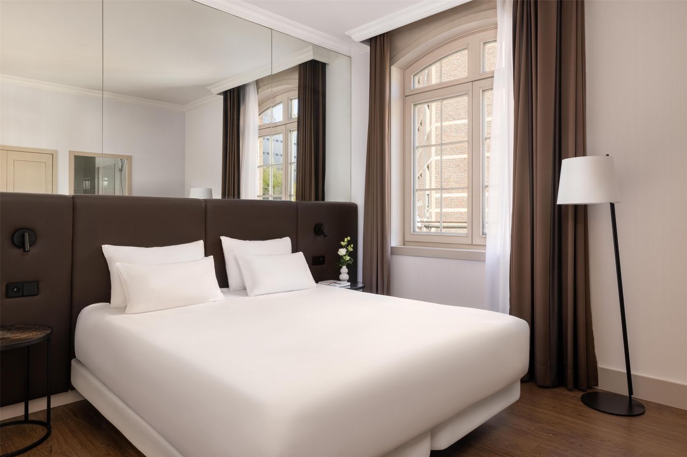 NH-Brussels-Carrefour-De-l-Europe-Room-8