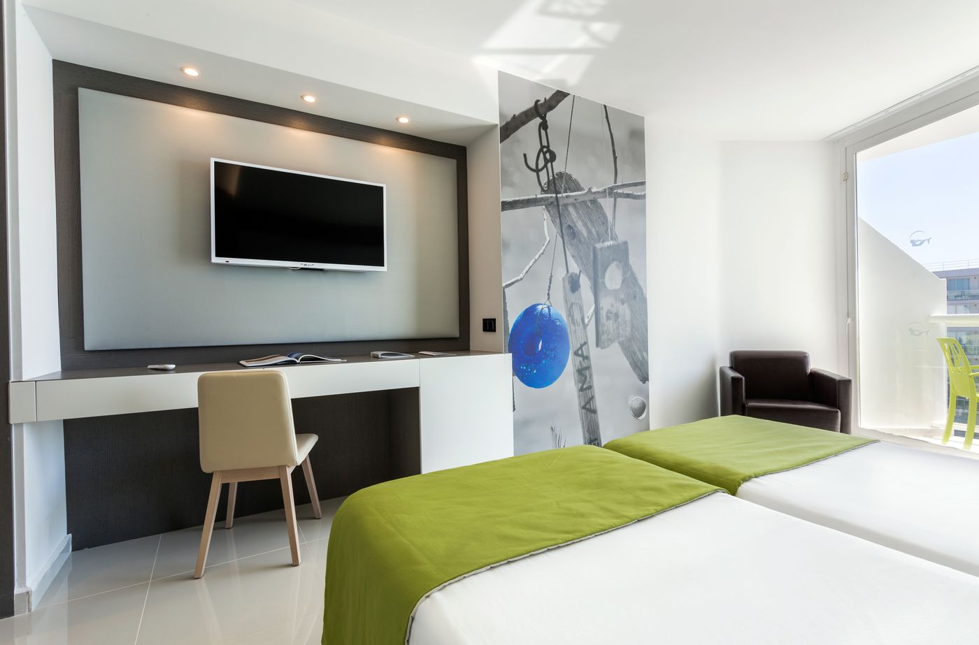 The-Ibiza-Twiins-Room-33