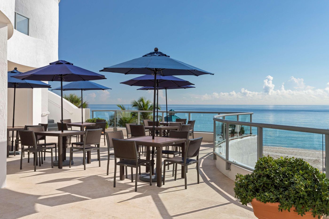 DoubleTree Resort & Spa by Hilton Ocean Point-N. M - United States - SUNNY ISLES BEACH - Restaurant - 1