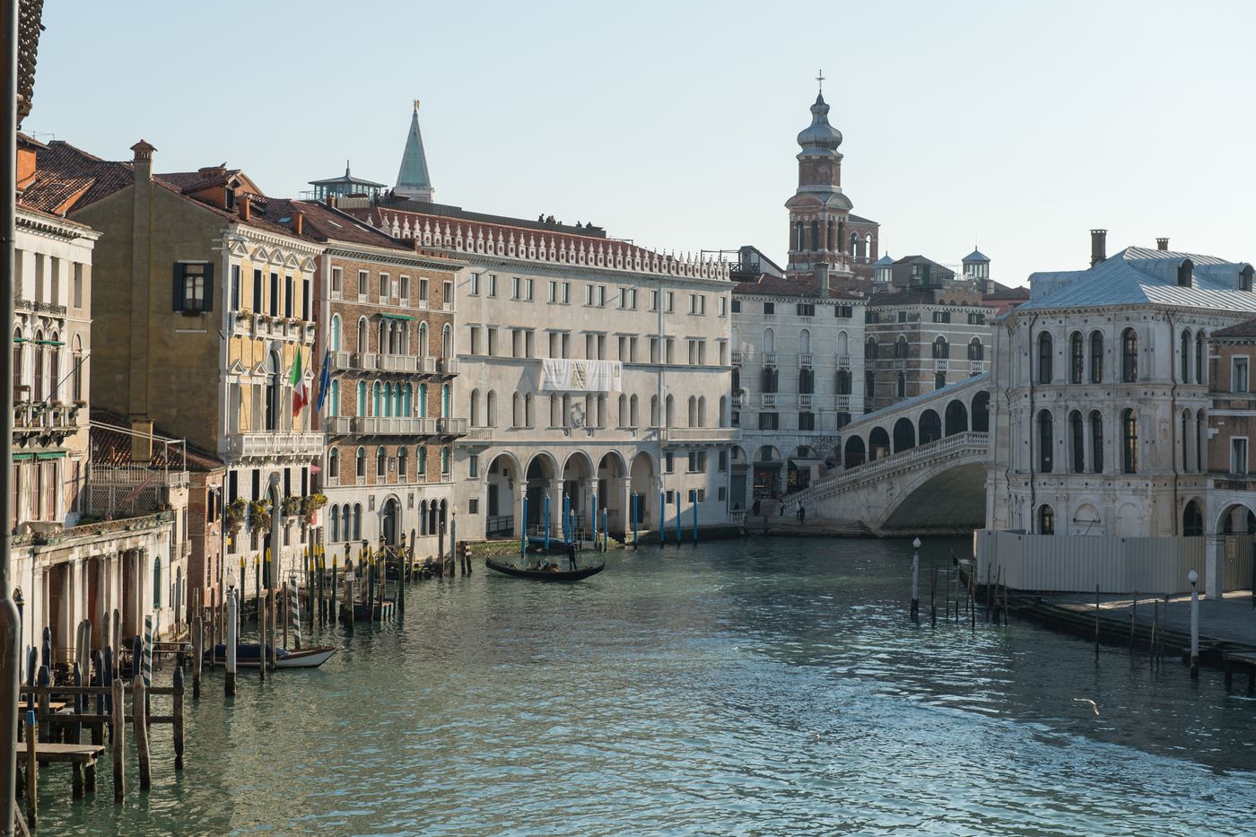 Leon-Bianco-On-The-Grand-Canal-General-view-10