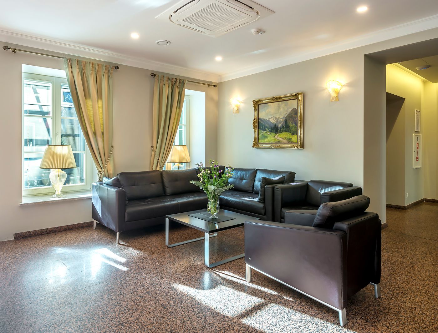 Ratonda Centrum Hotels-Lithuania-VILNIUS-Lobby-5