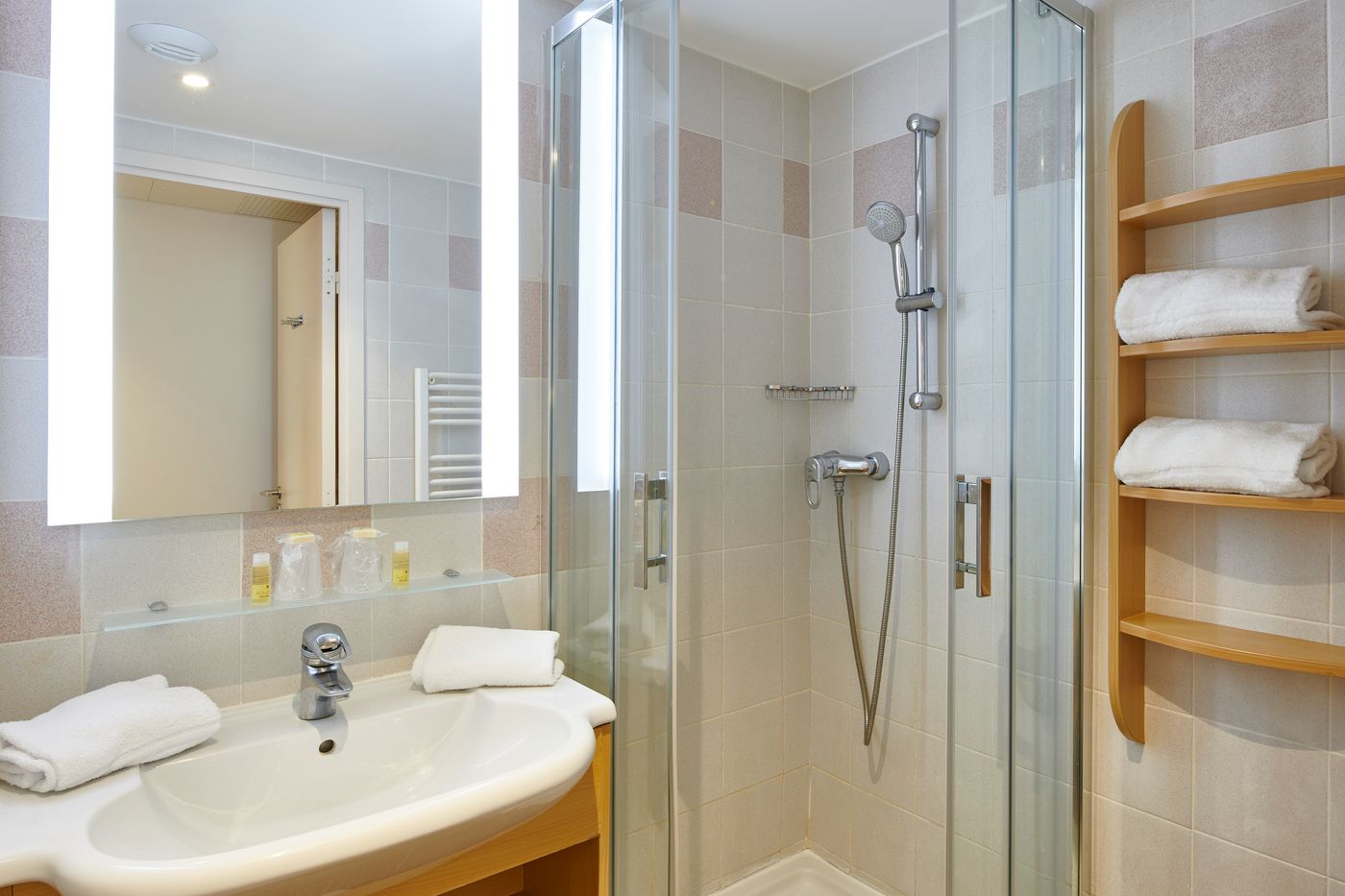 Hotel-Delcloy-Vacances-Bleues-Room-24