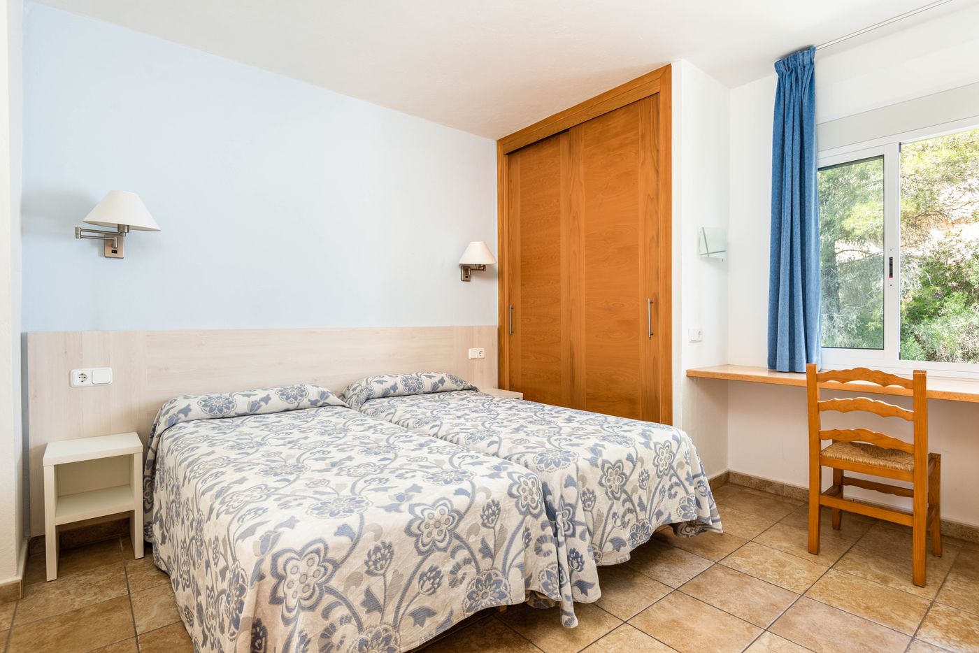 Galdana-Gardens-Apartments-Room-26