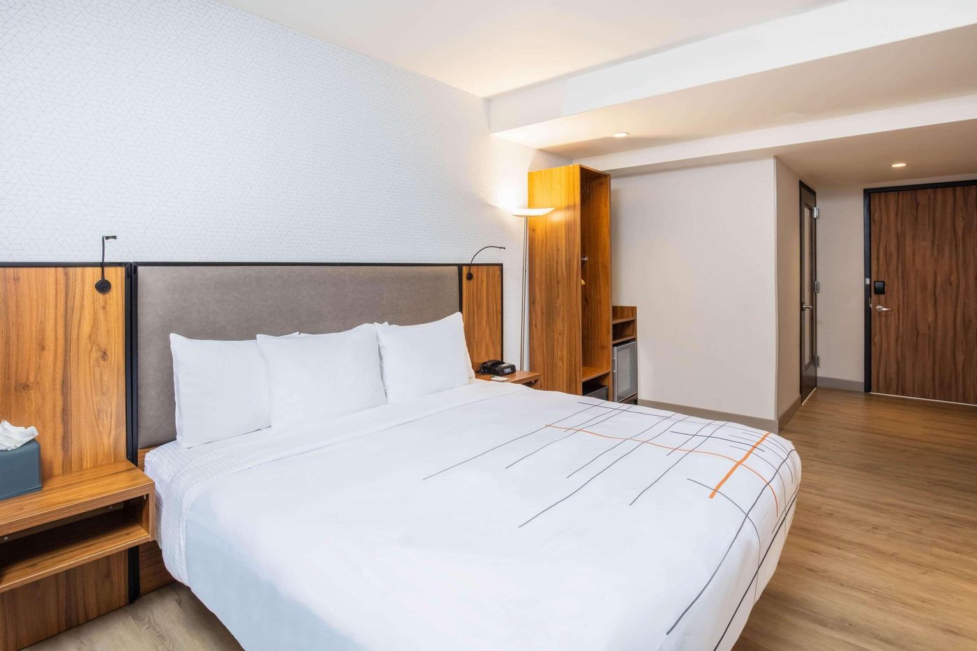 La-Quinta-Inn-and-Suites-Times-Square-South-Room-29