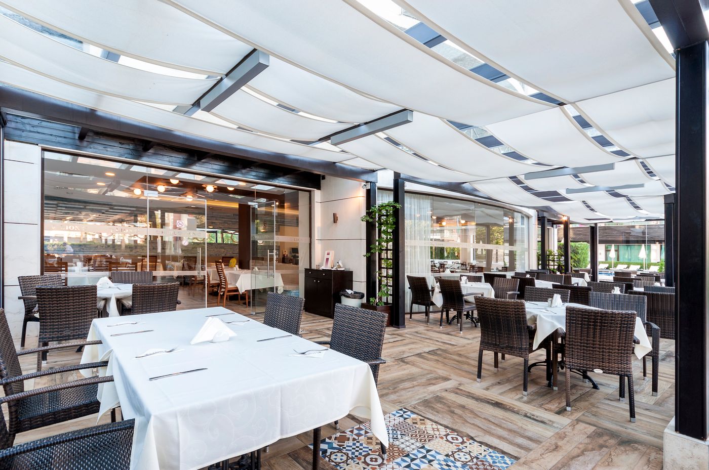 Lion-Sunny-Beach-Restaurant-21