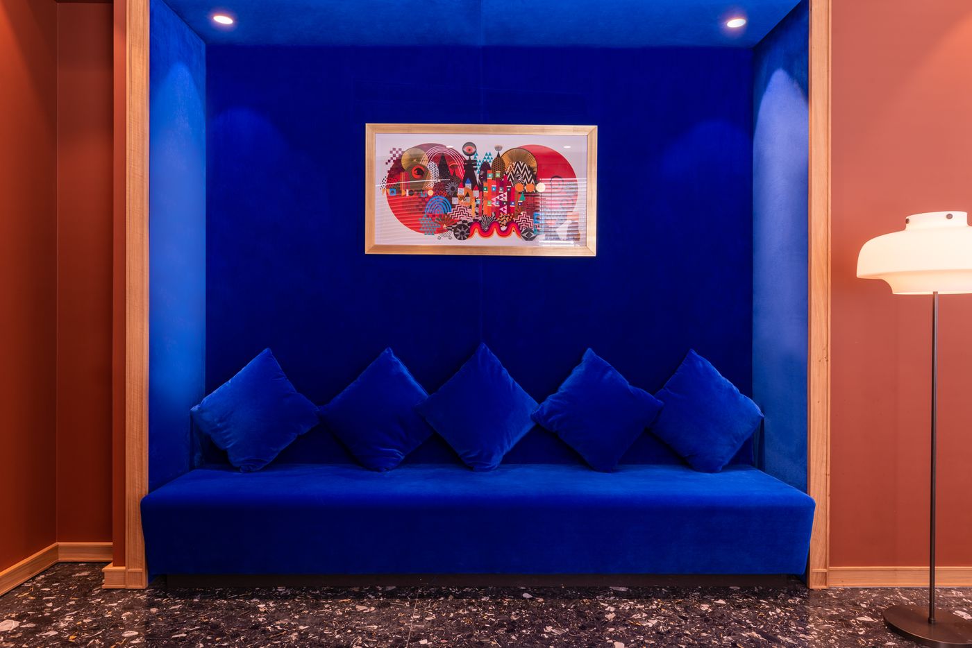 Hotel-Yllen-Eiffel-Lobby-17