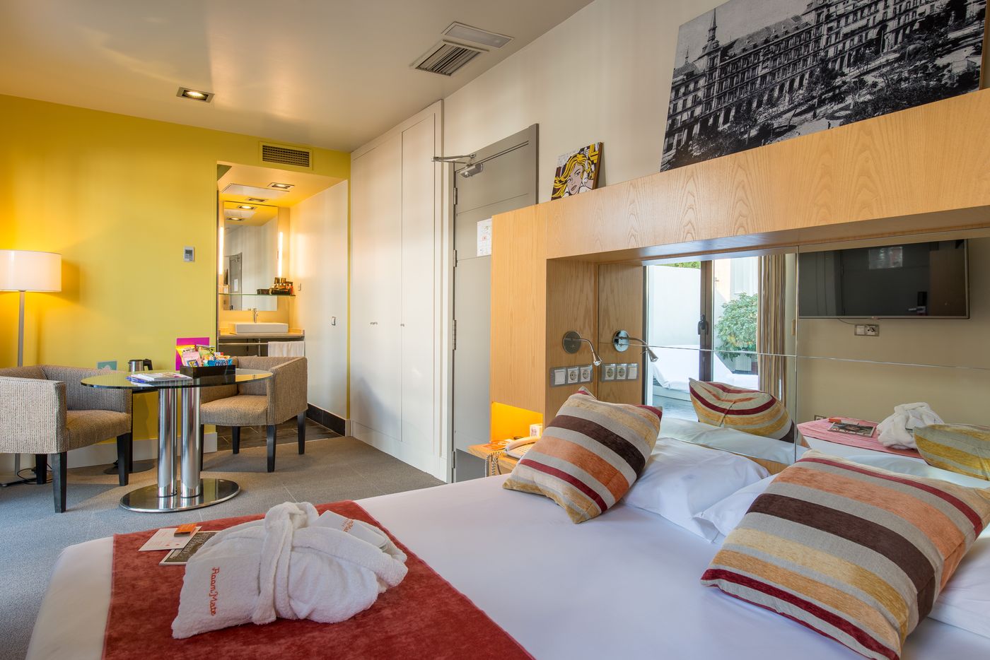 Room-Mate-Alicia-Room-14