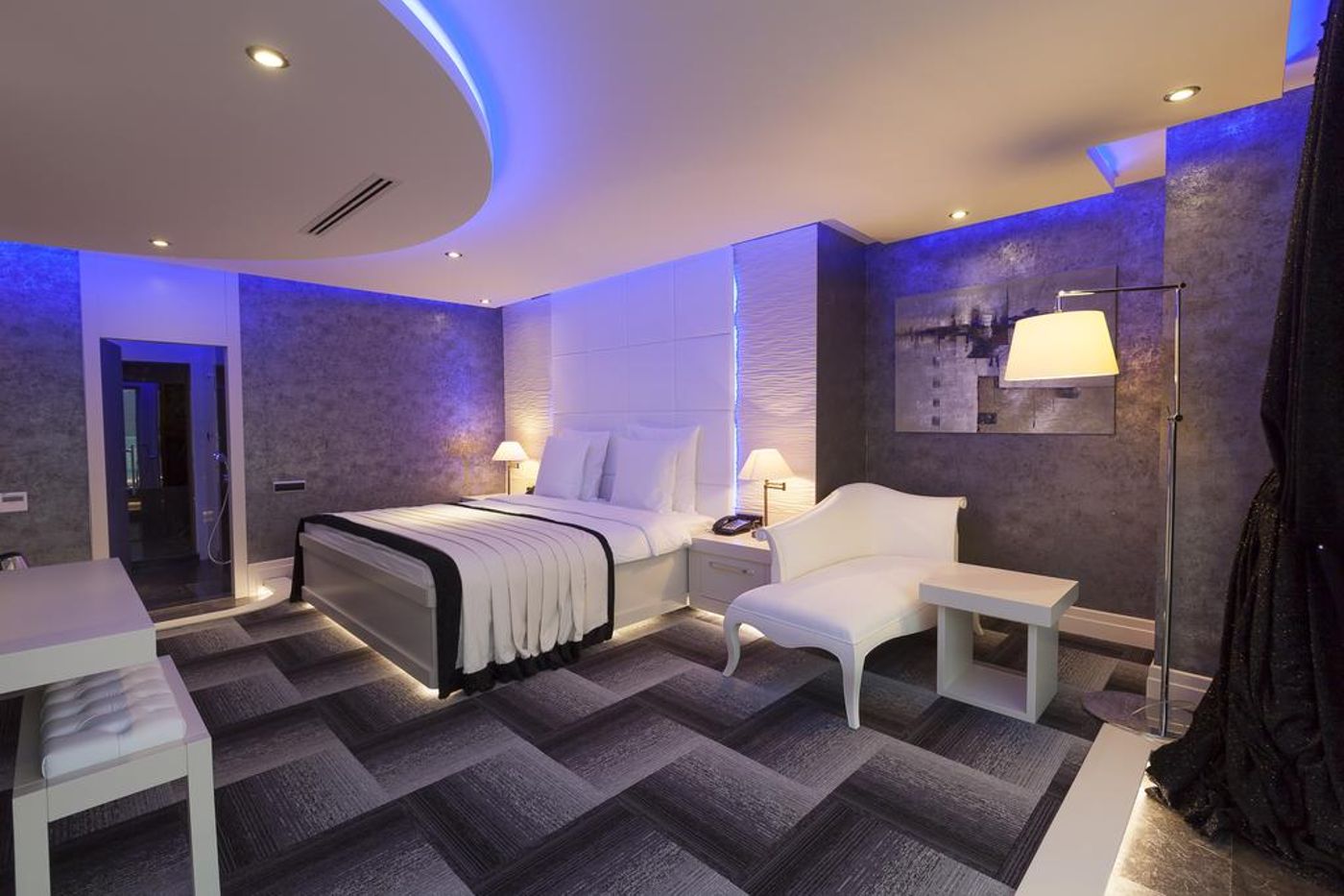 Sign by Ersan - Adults Only