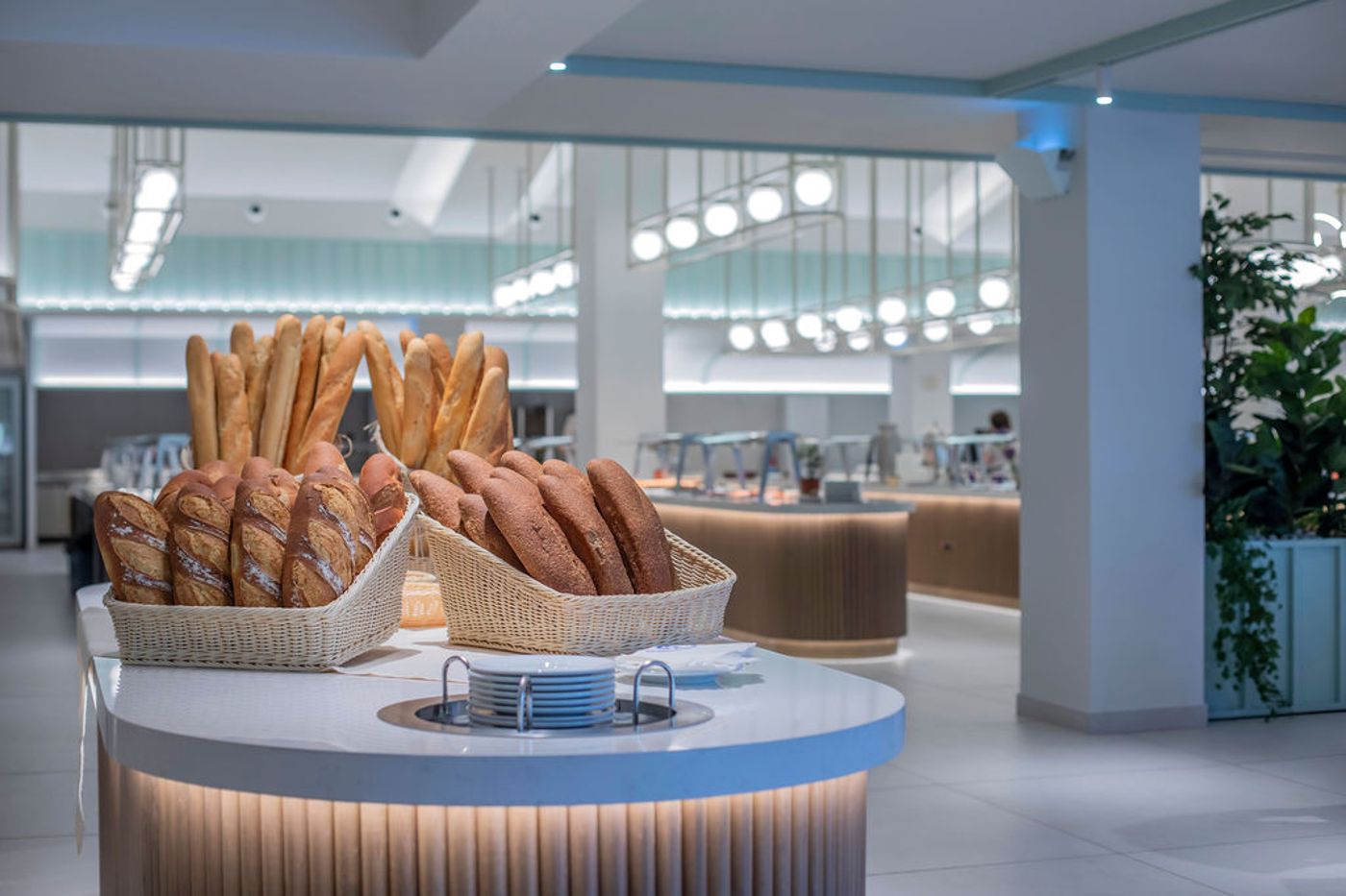 Golden-Coast-Hotel-and-Bungalows-Restaurant-22