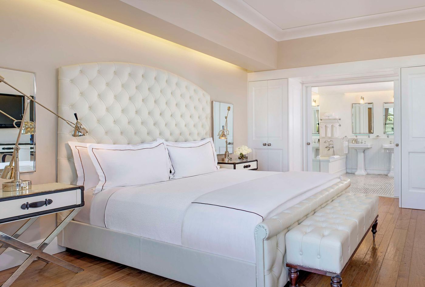 Cameo-Beverly-Hills-Room-32