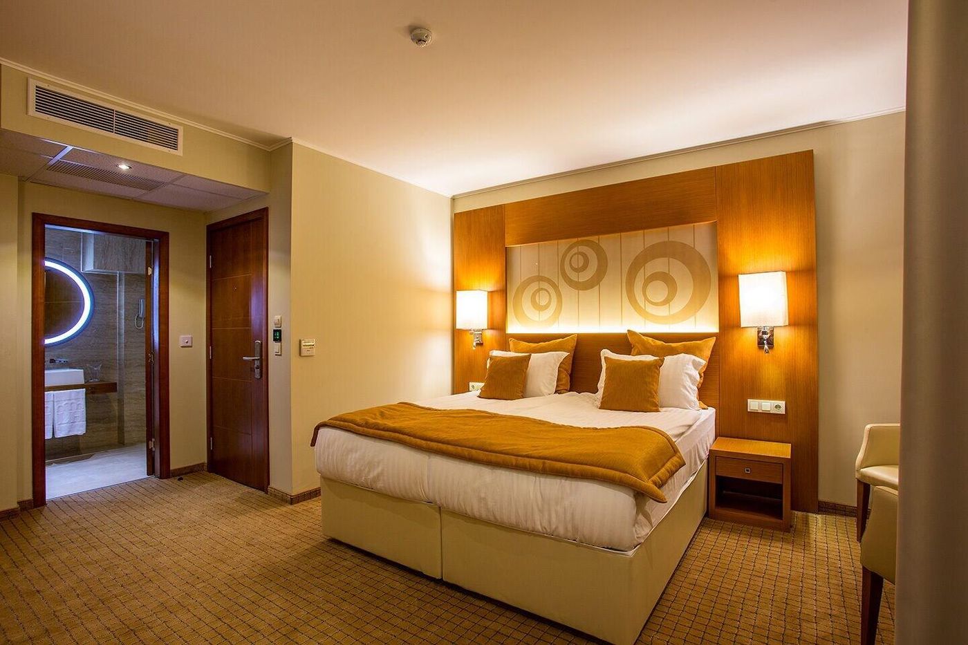 Landmark-Creek-Hotel---SPA-Room-9