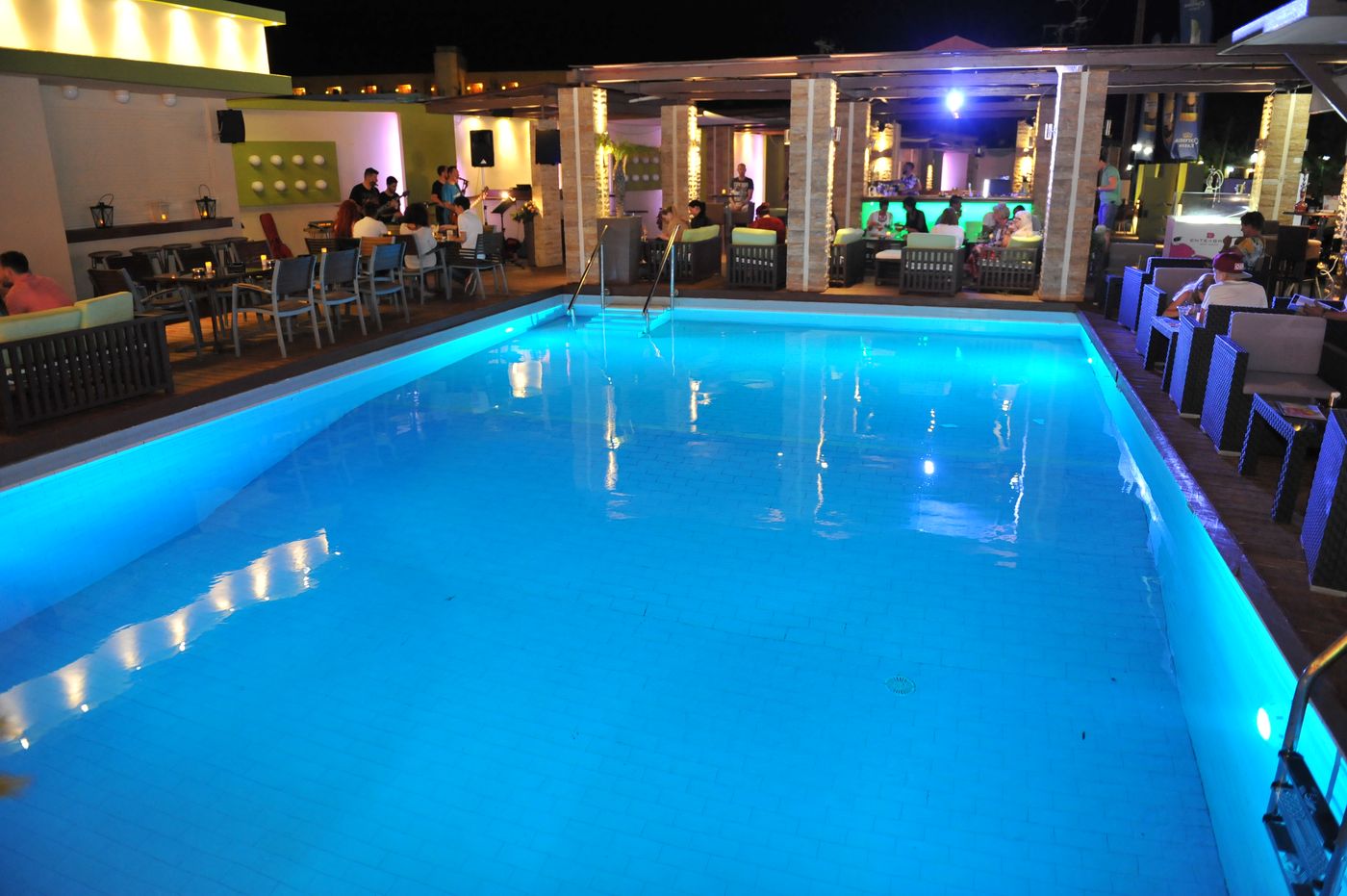 Heleni-Beach-Hotel-Pool-9