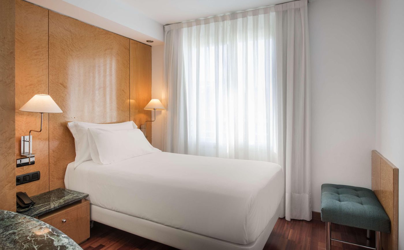 NH-Paseo-de-la-Habana-Room-44